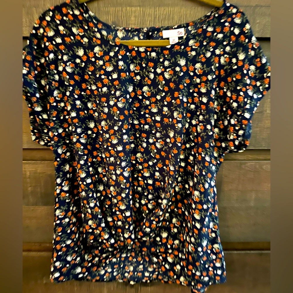🌺 SO Floral Blouse Size M